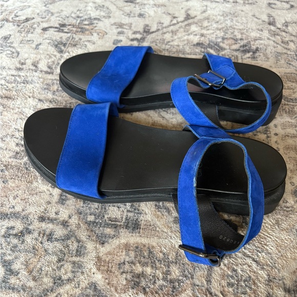 Blue Sandals - Picture 4 of 5